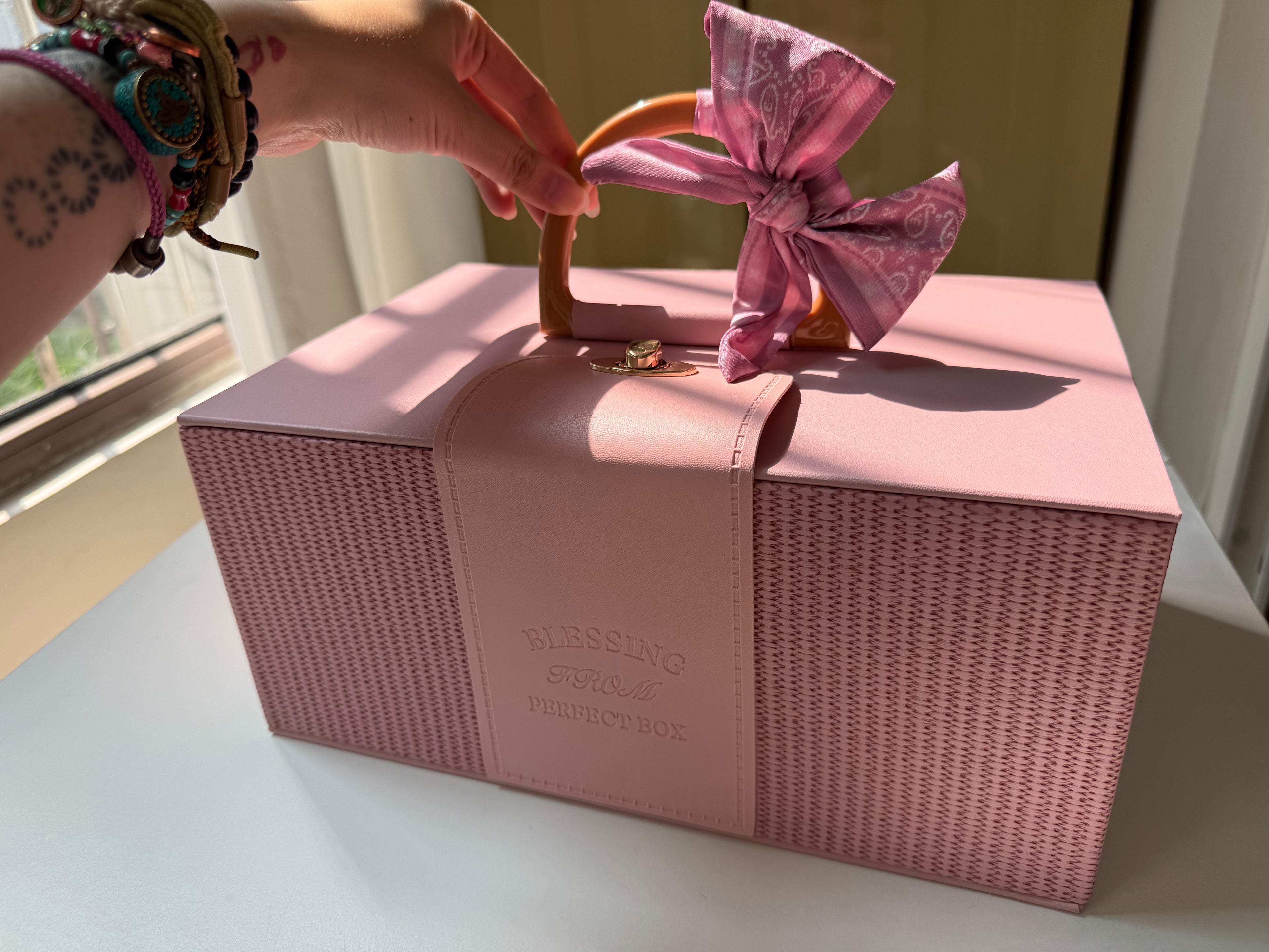 MARYORA - The Perfect Box